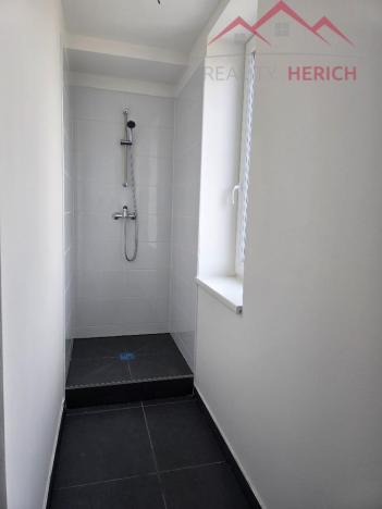 Pronájem bytu 1+kk, Chomutov, Žižkovo náměstí, 35 m2