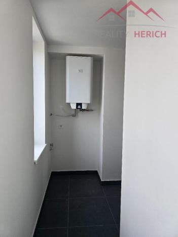 Pronájem bytu 1+kk, Chomutov, Žižkovo náměstí, 35 m2