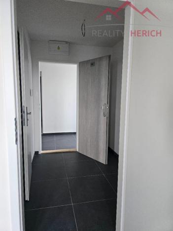 Pronájem bytu 2+kk, Chomutov, Žižkovo náměstí, 50 m2