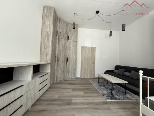 Pronájem bytu 1+1, Chomutov, Školní, 41 m2