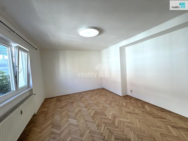 Pronájem bytu 1+1, Praha - Vinohrady, V Horní Stromce, 69 m2