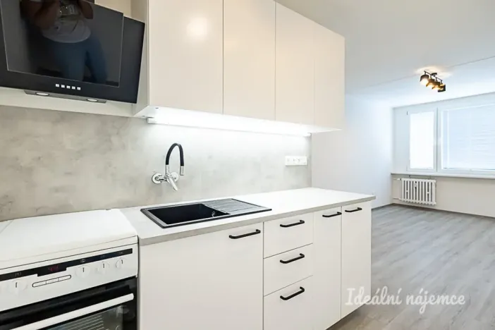 Pronájem bytu 2+kk, Praha - Střížkov, K lipám, 38 m2