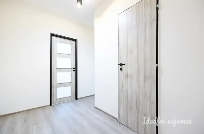 Pronájem bytu 2+kk, Praha - Střížkov, K lipám, 38 m2