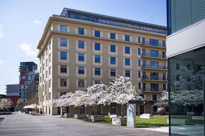 Pronájem kanceláře, Praha - Holešovice, Jankovcova, 241 m2