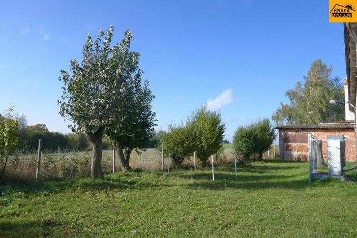 Prodej komerční nemovitosti, Moravec, 3983 m2