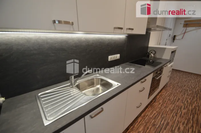 Pronájem bytu 4+1, Praha - Vinohrady, Čerchovská, 15 m2