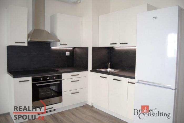Pronájem bytu 1+kk, Plzeň - Jižní Předměstí, Goldscheiderova, 39 m2