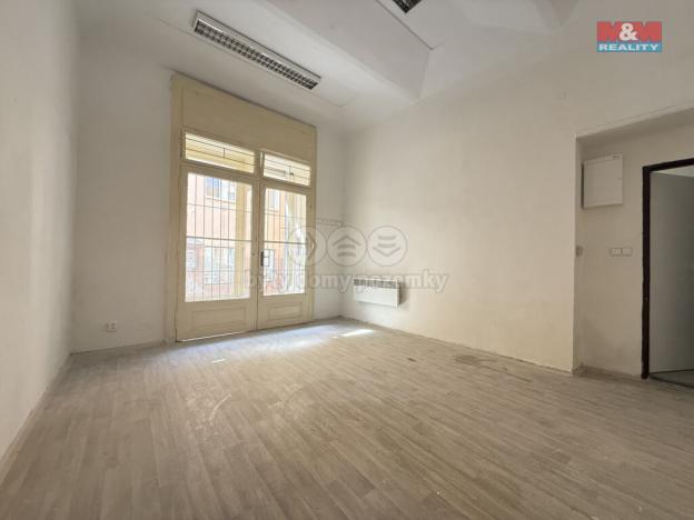 Pronájem obchodního prostoru, Chrudim - Chrudim II, Široké schody, 18 m2