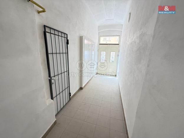 Pronájem obchodního prostoru, Chrudim - Chrudim II, Široké schody, 18 m2