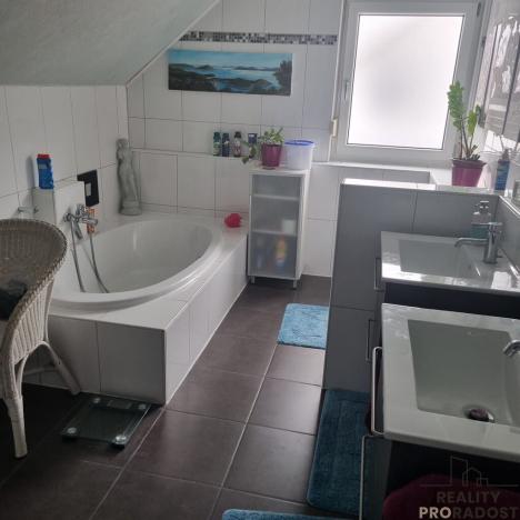 Prodej rodinného domu, Wiesenwaldstraße,Waibstadt,Německo, 240 m2