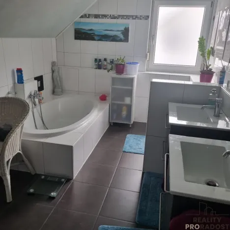 Prodej rodinného domu, Wiesenwaldstraße,Waibstadt,Německo, 240 m2