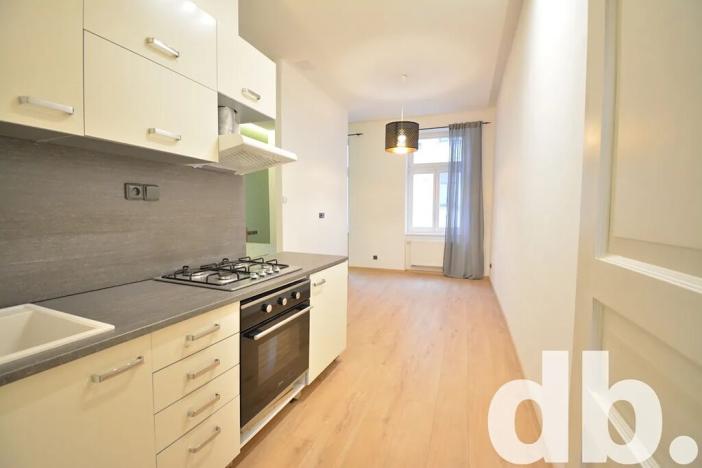 Pronájem bytu 1+kk, Karlovy Vary, Raisova, 32 m2