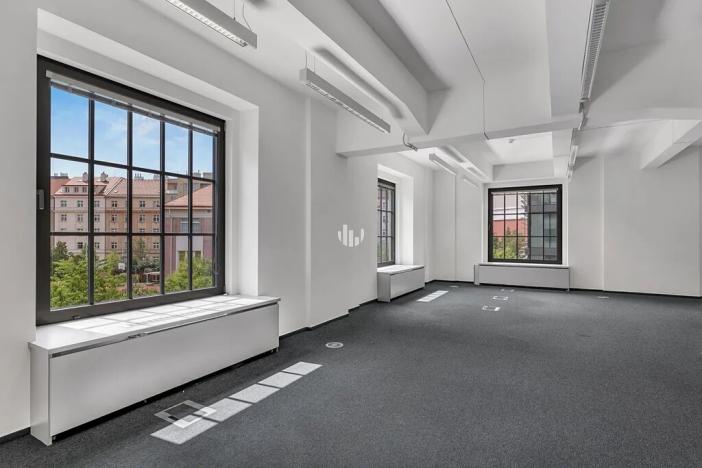 Pronájem kanceláře, Praha - Holešovice, Jankovcova, 241 m2