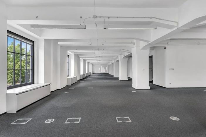 Pronájem kanceláře, Praha - Holešovice, Jankovcova, 241 m2