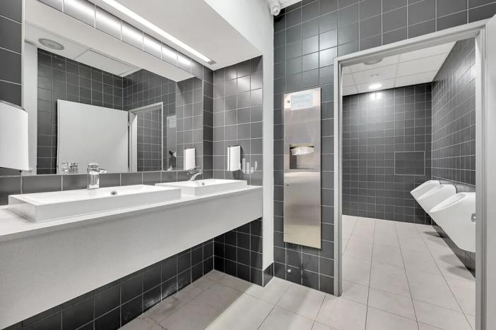 Pronájem kanceláře, Praha - Holešovice, Jankovcova, 330 m2