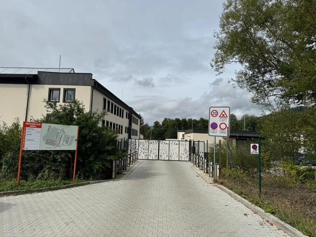 Pronájem skladu, Ostrov, 214 m2