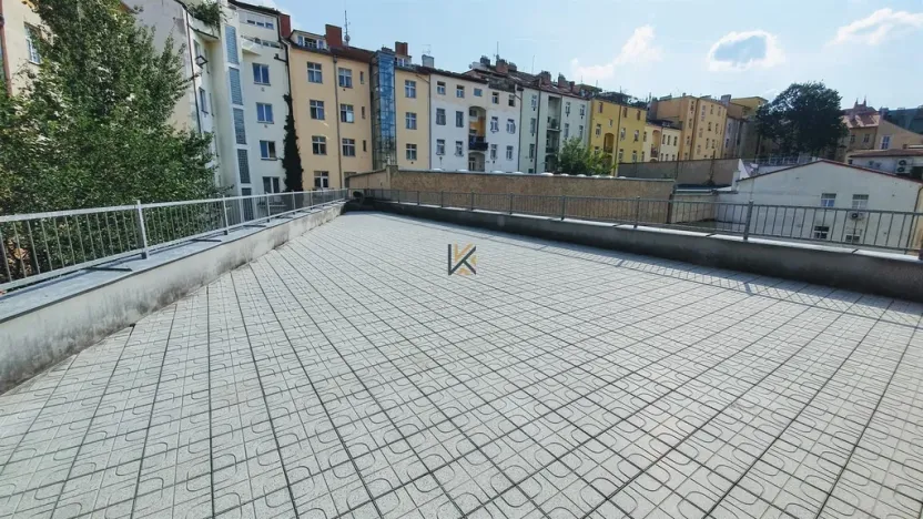 Pronájem kanceláře, Praha, Táborská, 375 m2