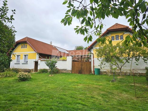 Prodej zemědělské usedlosti, Černovice - Vackov, 425 m2