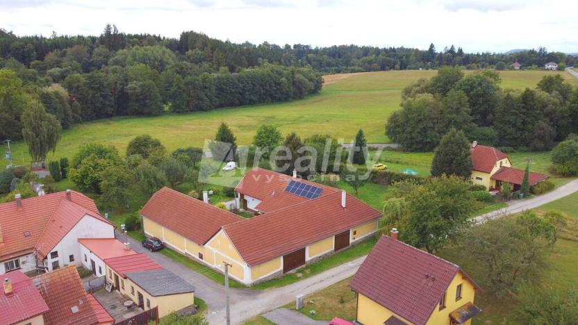 Prodej zemědělské usedlosti, Černovice - Vackov, 425 m2
