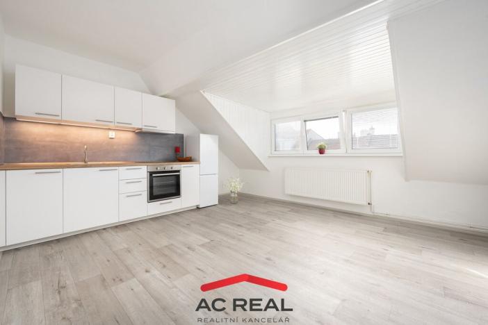 Pronájem bytu 2+kk, Brno - Černovice, Bolzanova, 43 m2