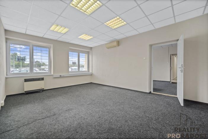 Pronájem obchodního prostoru, Pardubice, 17. listopadu, 97 m2