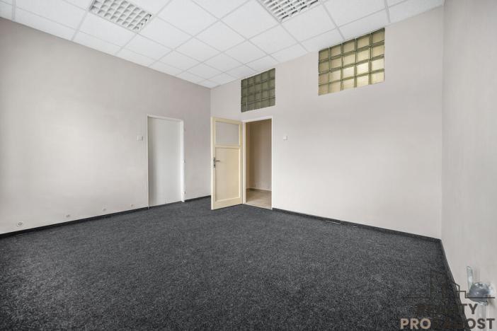 Pronájem obchodního prostoru, Pardubice, 17. listopadu, 97 m2