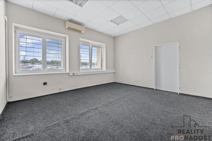 Pronájem obchodního prostoru, Pardubice, 17. listopadu, 97 m2