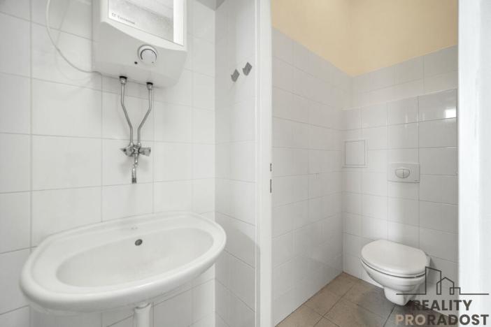 Pronájem obchodního prostoru, Pardubice, 17. listopadu, 97 m2