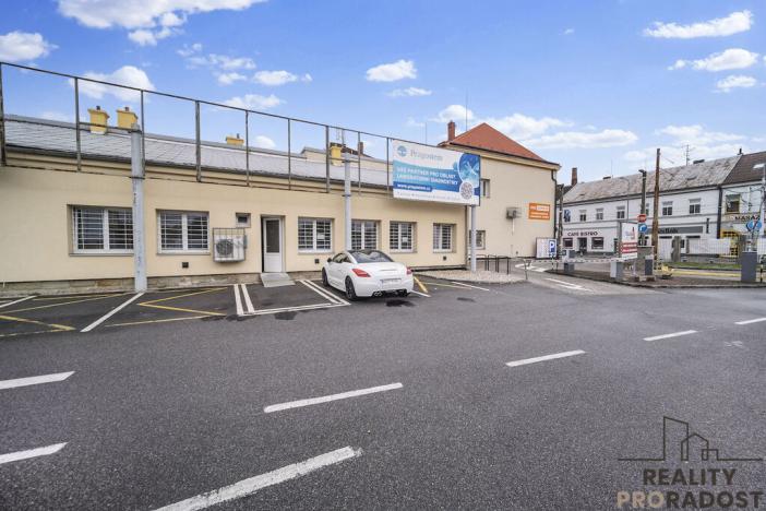 Pronájem obchodního prostoru, Pardubice, 17. listopadu, 97 m2