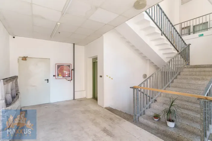 Prodej komerční nemovitosti, Žatec, Husova, 2862 m2