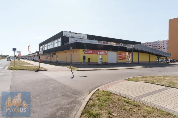 Prodej komerční nemovitosti, Žatec, Husova, 2862 m2
