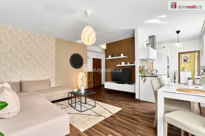 Prodej bytu 2+kk, Dalovice, Májová, 55 m2