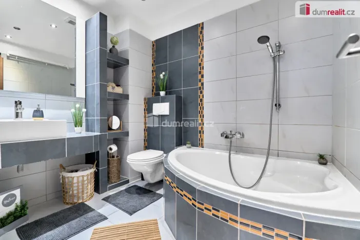 Prodej bytu 2+kk, Dalovice, Májová, 55 m2