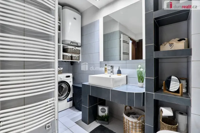 Prodej bytu 2+kk, Dalovice, Májová, 55 m2