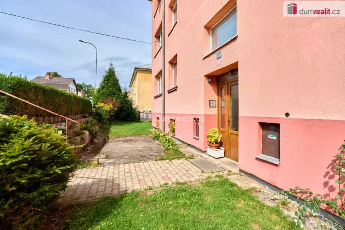 Prodej bytu 2+kk, Dalovice, Májová, 55 m2