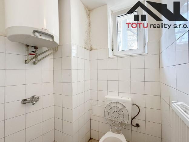 Pronájem obchodního prostoru, Jaroměř, Husova, 200 m2