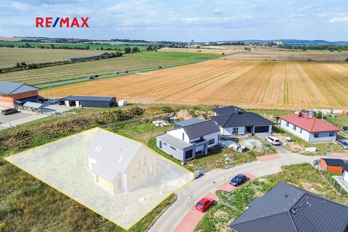 Prodej rodinného domu, Lužany, 153 m2