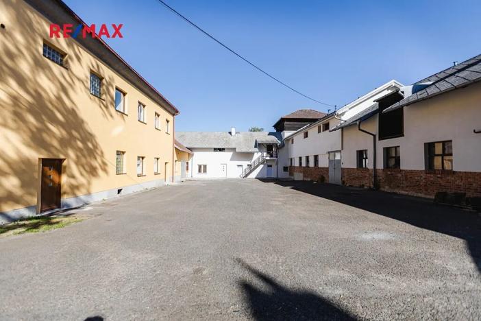 Prodej obchodního prostoru, Zbiroh, Líšenská, 700 m2