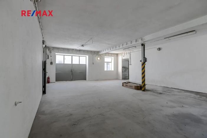 Prodej obchodního prostoru, Zbiroh, Líšenská, 700 m2