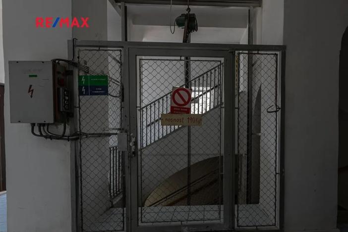 Prodej obchodního prostoru, Zbiroh, Líšenská, 700 m2