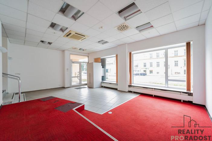Pronájem obchodního prostoru, Ostrava - Moravská Ostrava, Nádražní, 95 m2