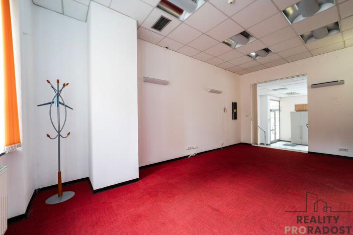 Pronájem obchodního prostoru, Ostrava - Moravská Ostrava, Nádražní, 95 m2
