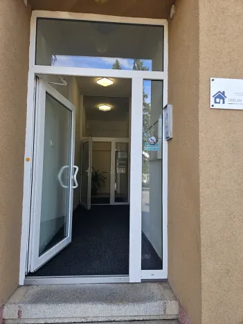 Pronájem kanceláře, Milovice, ČSA, 21 m2