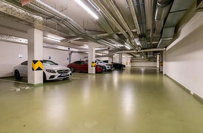 Pronájem garážového stání, Praha - Žižkov, Malešická, 13 m2