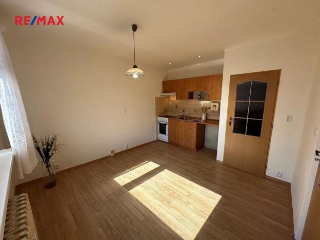 Prodej bytu 1+1, Bystřany, Pražská, 35 m2