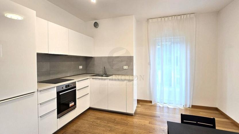 Pronájem bytu 2+kk, Praha - Smíchov, Kobrova, 75 m2