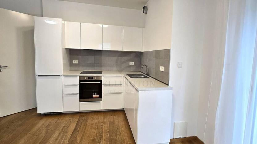 Pronájem bytu 2+kk, Praha - Smíchov, Kobrova, 75 m2