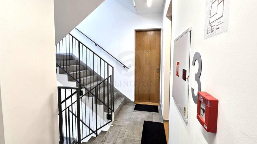 Pronájem bytu 2+kk, Praha - Smíchov, Kobrova, 75 m2