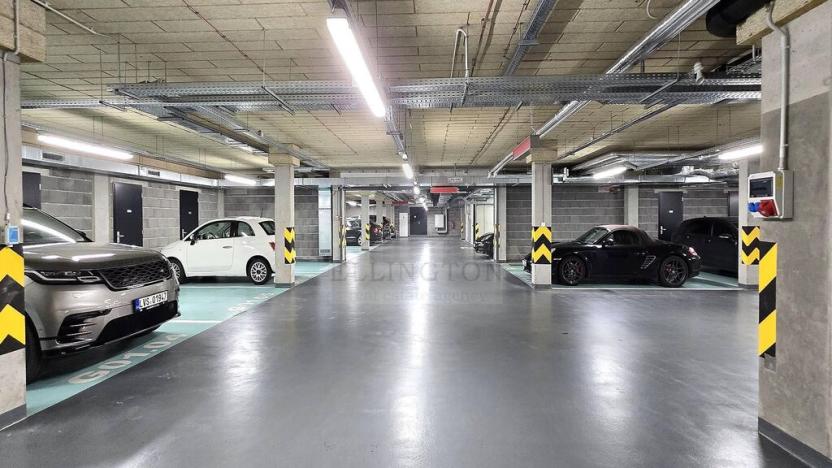 Pronájem bytu 2+kk, Praha - Smíchov, Kobrova, 75 m2