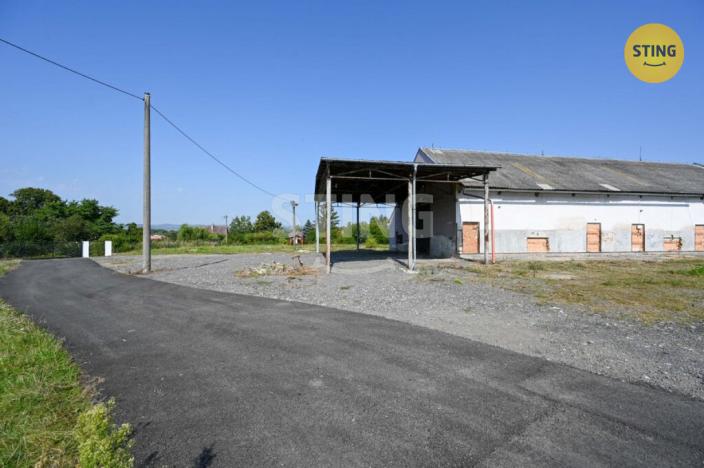 Prodej komerčního pozemku, Stavenice, 4445 m2